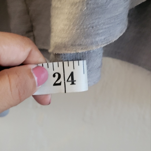 Disneyland Logo Pullover Size XL - Picture 7 of 7